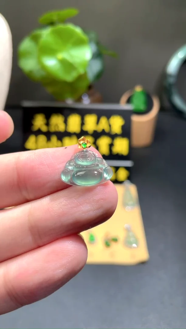 颈饰18K金镶嵌翡翠翡翠A货