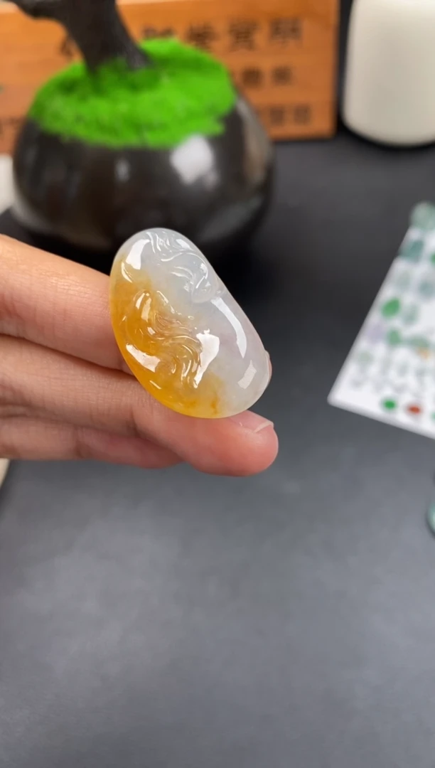 颈饰未镶嵌翡翠翡翠冰种裸石