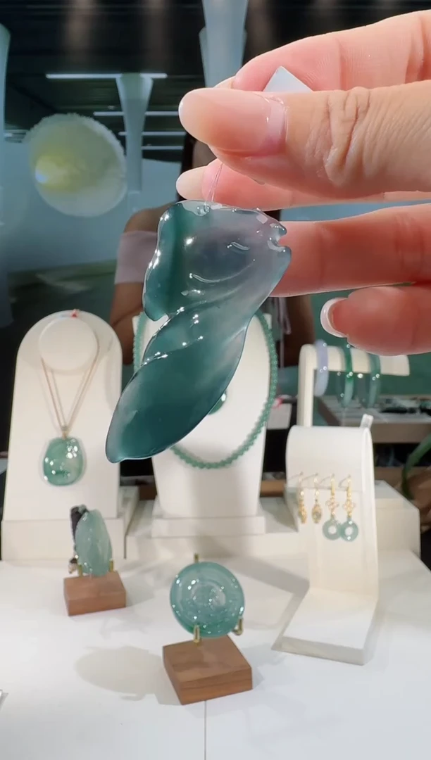 翡翠未镶嵌吊坠(不含链)形意