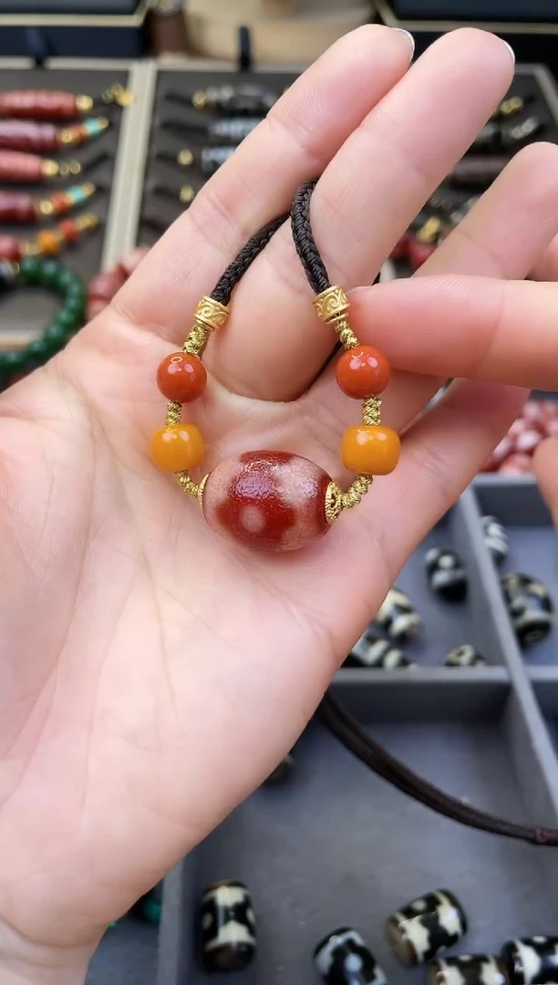 玛瑙/玉髓颈饰未镶嵌美泓精品高油红肉坦诚三眼颈饰