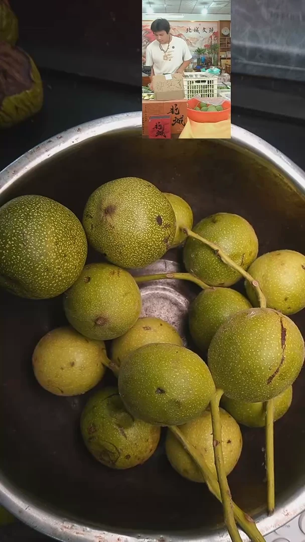 文玩核桃把件6号青皮盘山12个楼子2个（售出不退不换）