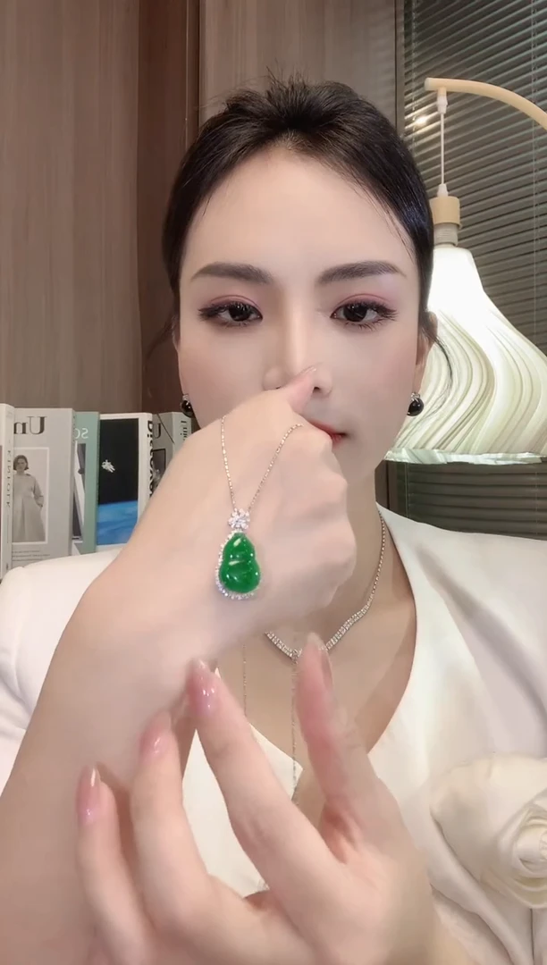 翡翠18K金镶嵌吊坠(不含链)A71