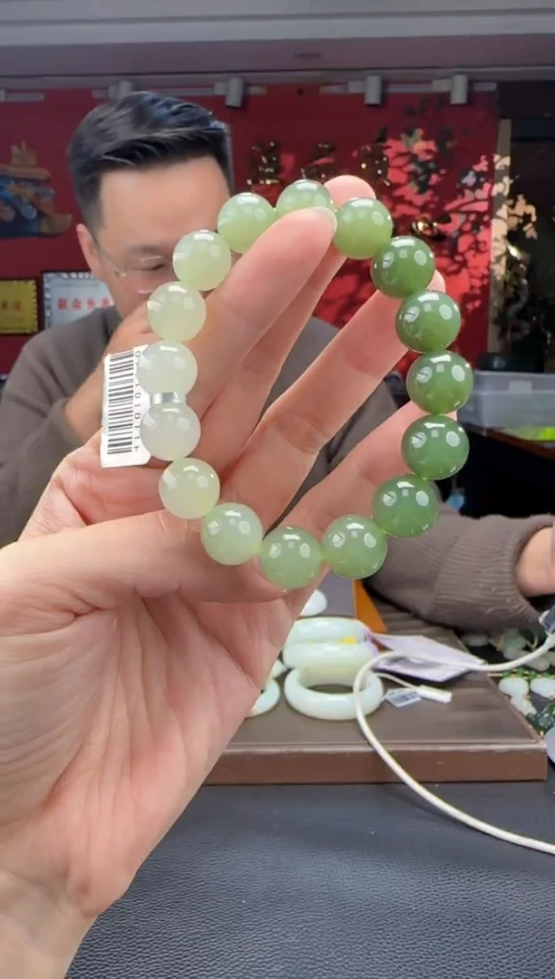 未镶嵌手串和田玉高冰渐进单圈手串