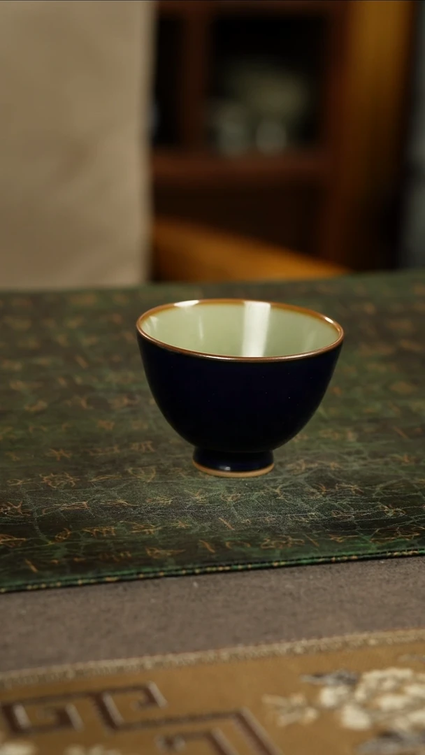 瓷片善窑厂汝柴窑霁蓝鸡心杯