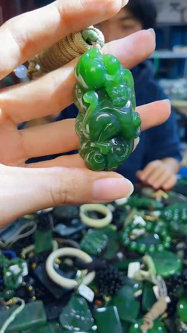 未镶嵌和田玉挂件1