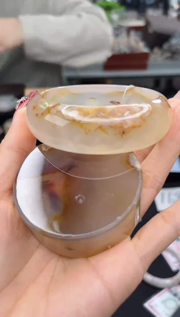 【闪购商品】石英质玉手镯未镶嵌59圈口（赠品镯心）1600161