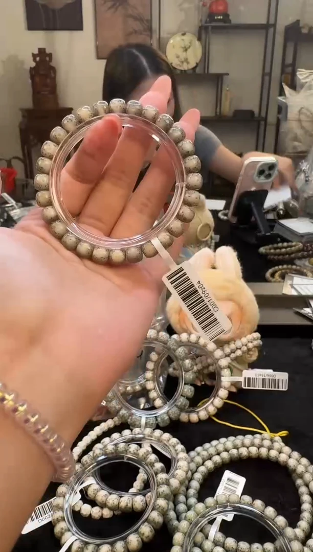 星月菩提手串Q39单圈手串 C001