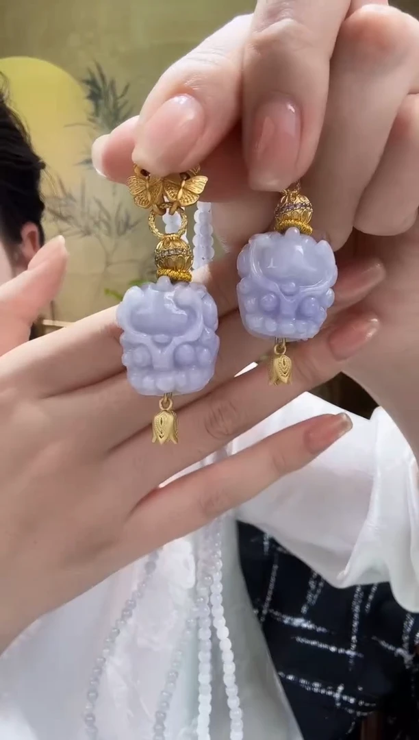 颈饰未镶嵌翡翠多样发其一个