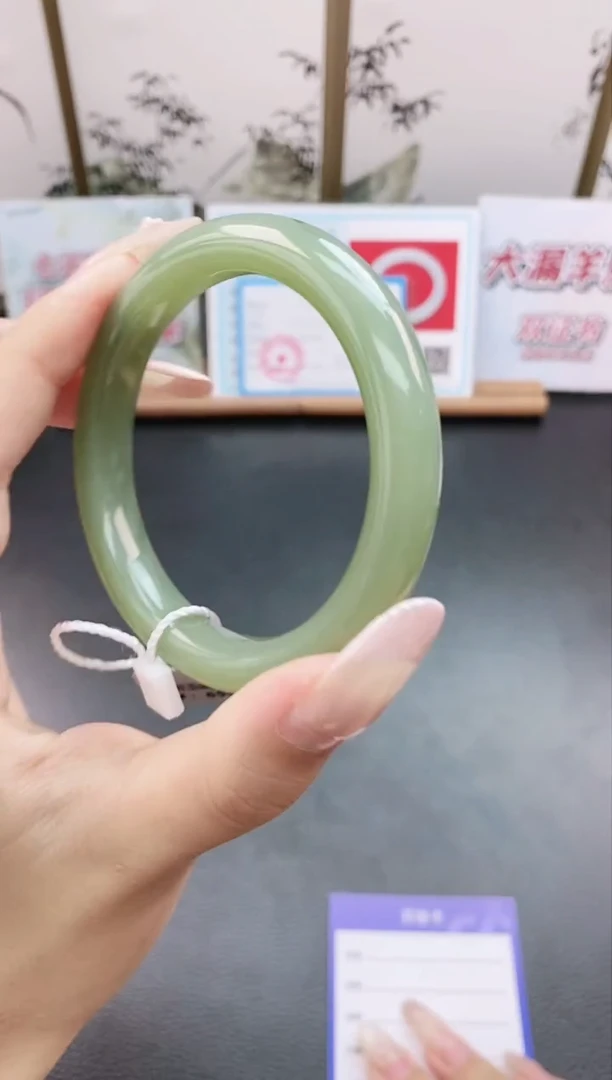 未镶嵌手镯和田玉T39微色差