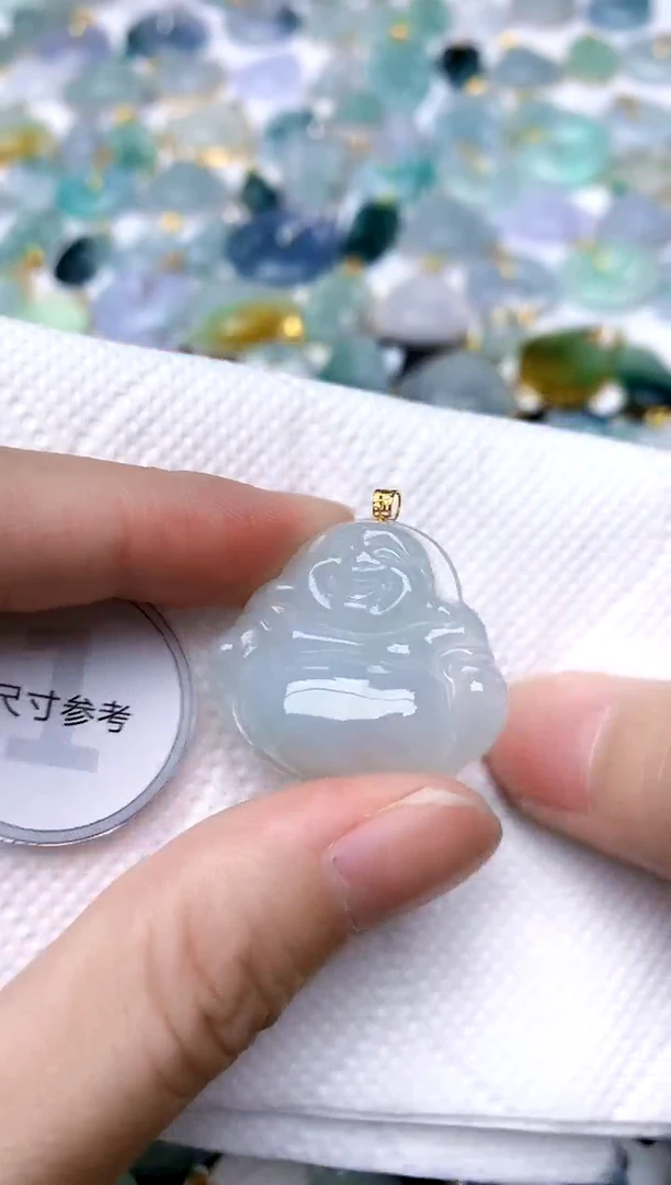颈饰18K金镶嵌翡翠天然A货翡翠