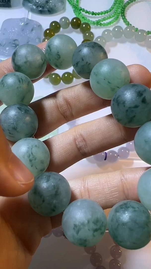 未镶嵌定制翡翠手串