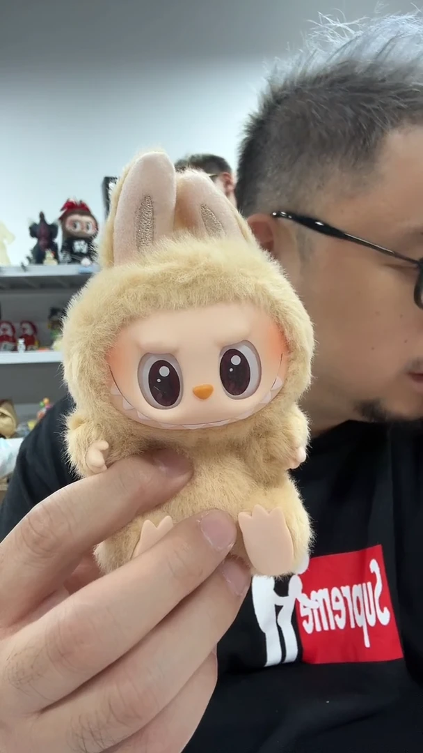 拉嘎布坐坐眼巴巴一个