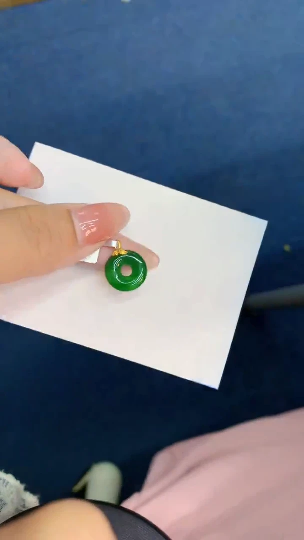 翡翠18K金镶嵌颈饰           1