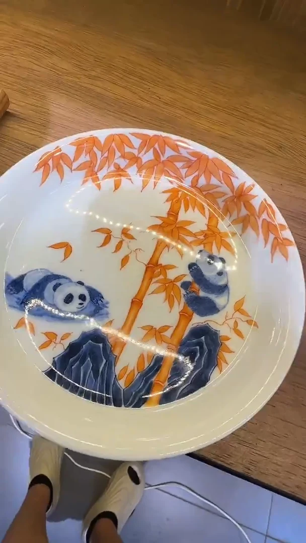 【初谨】青花矾红熊猫壶承