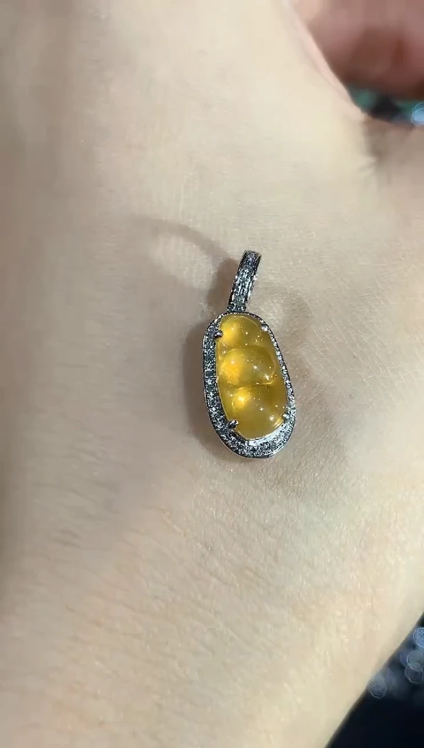 吊坠(不含链)18K金镶嵌翡翠B38