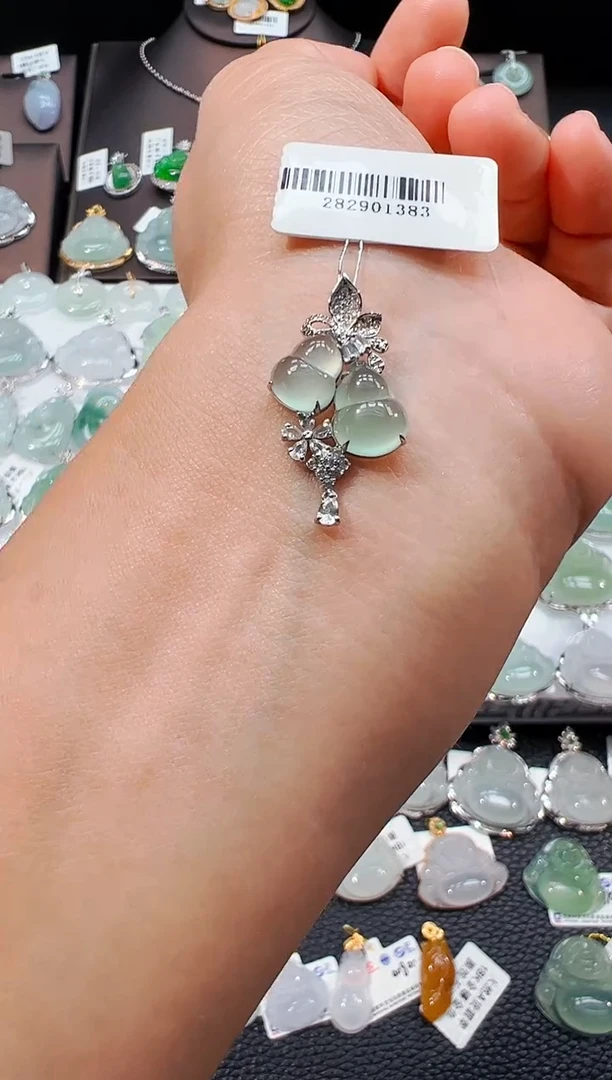 吊坠(不含链)18K金镶嵌翡翠葫芦吊坠