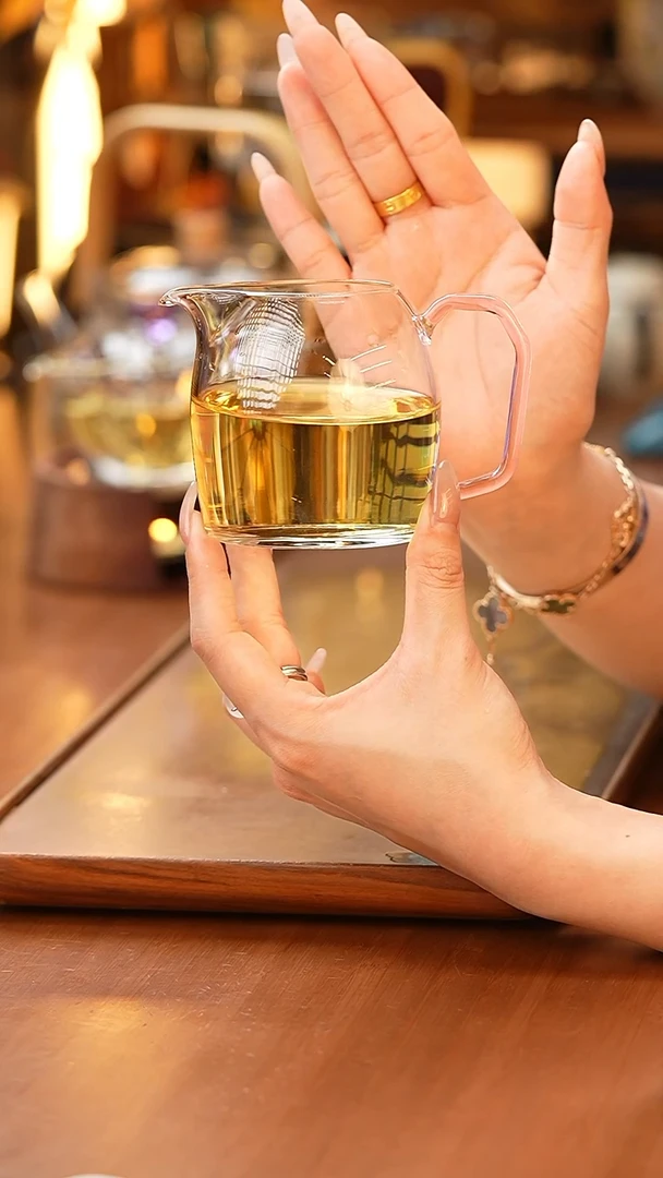 暗香疏影秦权匀杯浅粉+暗香疏影咖皮绒杯垫