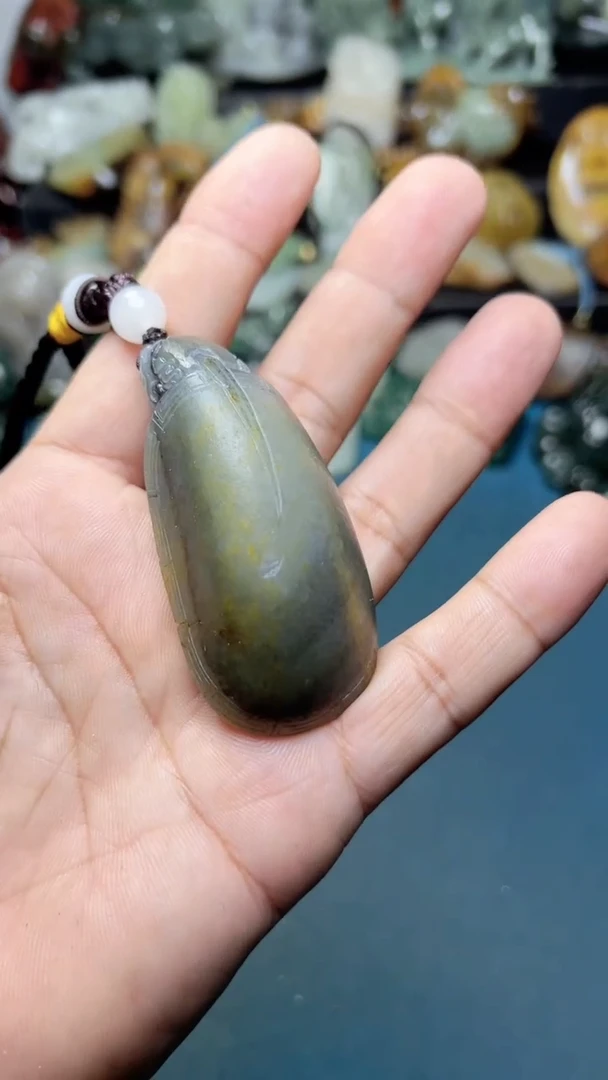 未镶嵌和田玉把件-