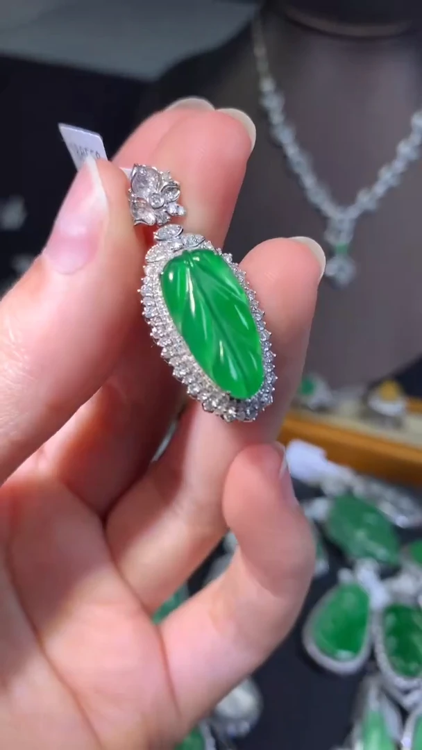 吊坠(不含链)18K金镶嵌翡翠吊坠