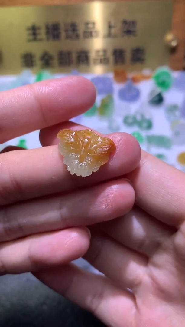 未镶嵌定制翡翠毛货