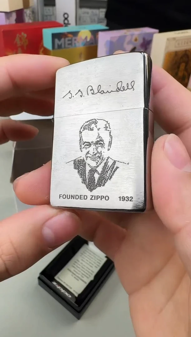 铜200FL创始人肖像签名