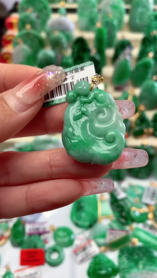 【闪购商品】翡翠颈饰18K金镶嵌挂件