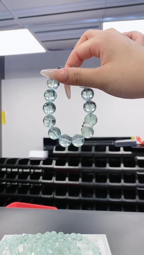 手链合金萤石625.9a级薄荷曼波萤石手串 多样性发其一