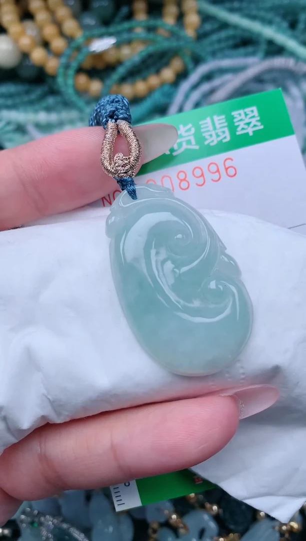 翡翠未镶嵌颈饰.0008996