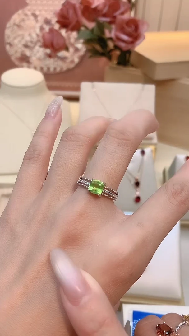 银S925镶嵌戒指橄榄石方切