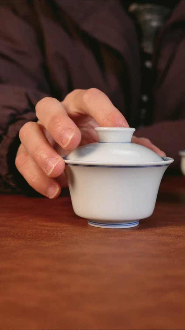 景德镇纯手工手绘白胎小马蹄盖碗