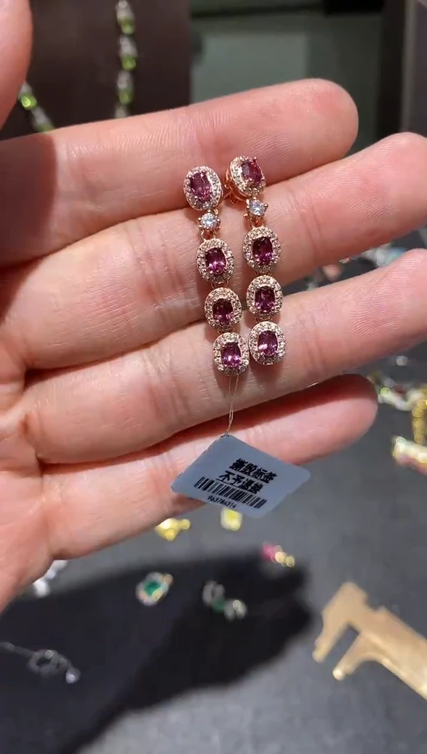 银S925镶嵌耳饰石榴石耳钉