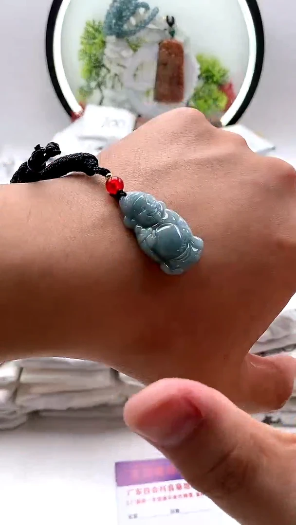 翡翠未镶嵌颈饰小财神