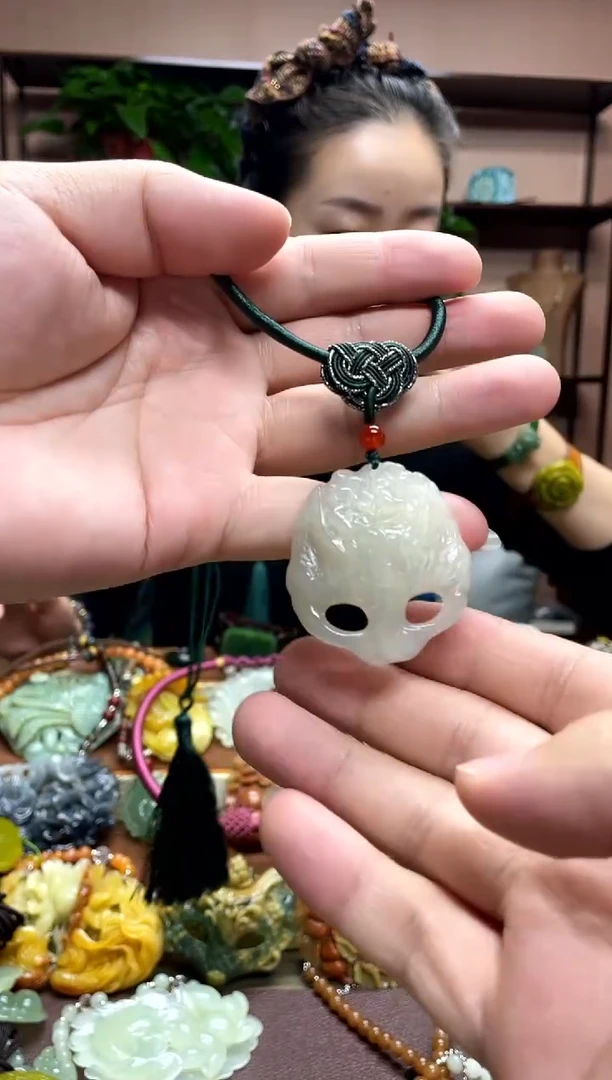 未镶嵌岫玉吊坠·