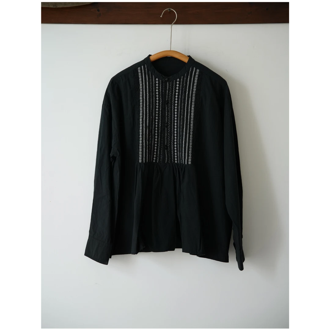 100棉 田园风黑色刺绣短款衬衣