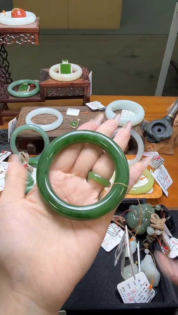 未镶嵌手镯和田玉俄料碧玉 56圈