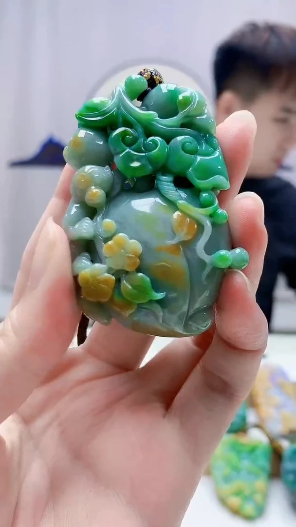 未镶嵌定制翡翠4868zm-毛货挂件63