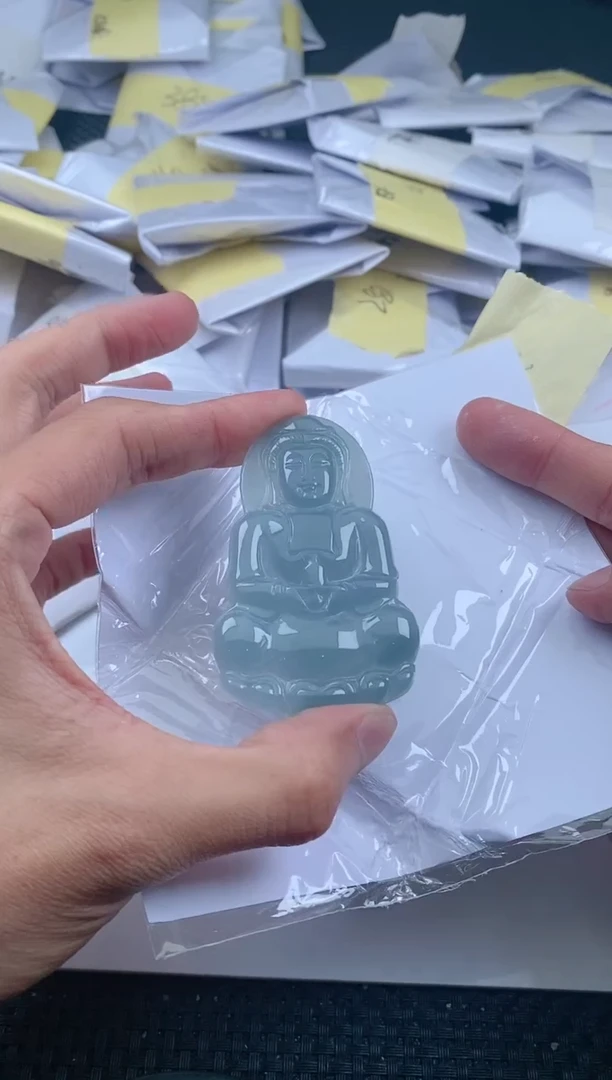翡翠未镶嵌颈饰