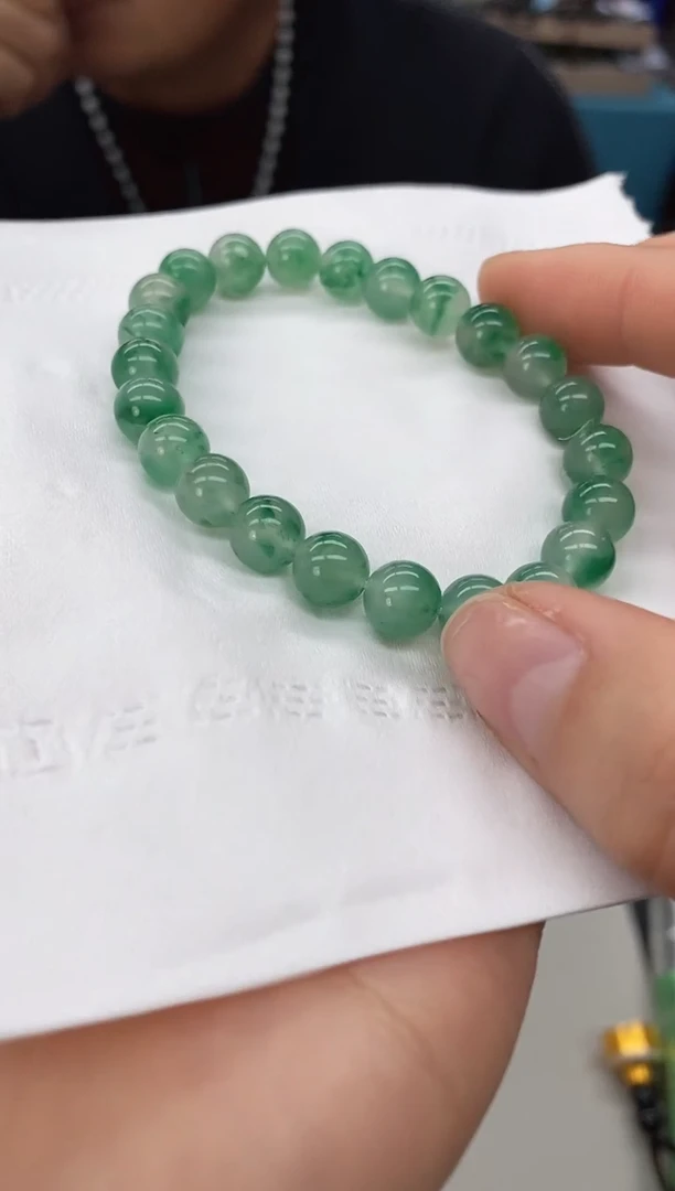 颈饰未镶嵌石英质玉独龙玉手串