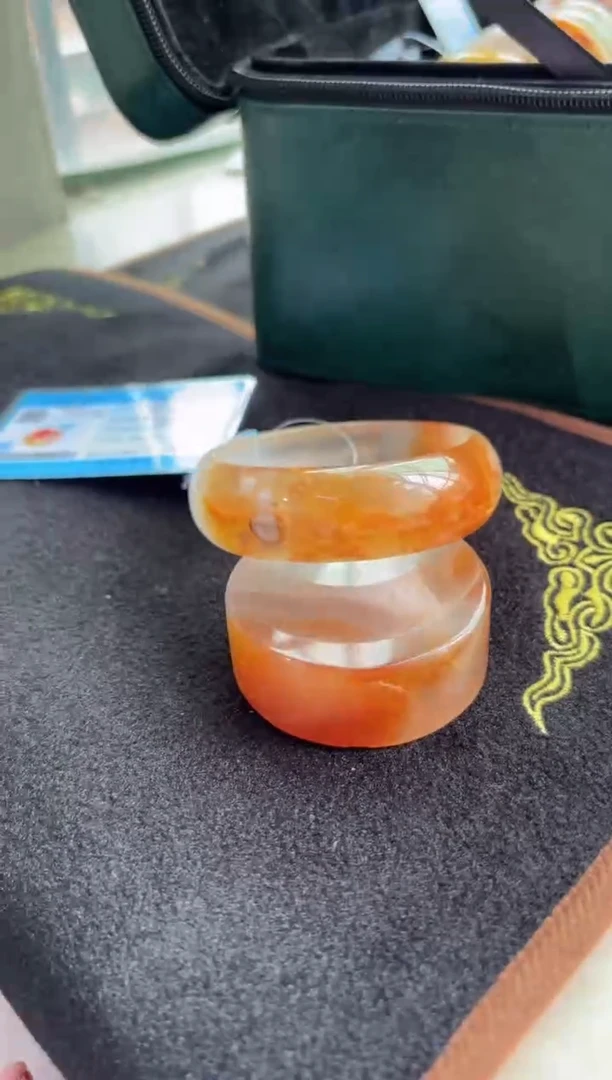 石英质玉手镯未镶嵌C855(63圈赠送镯心)