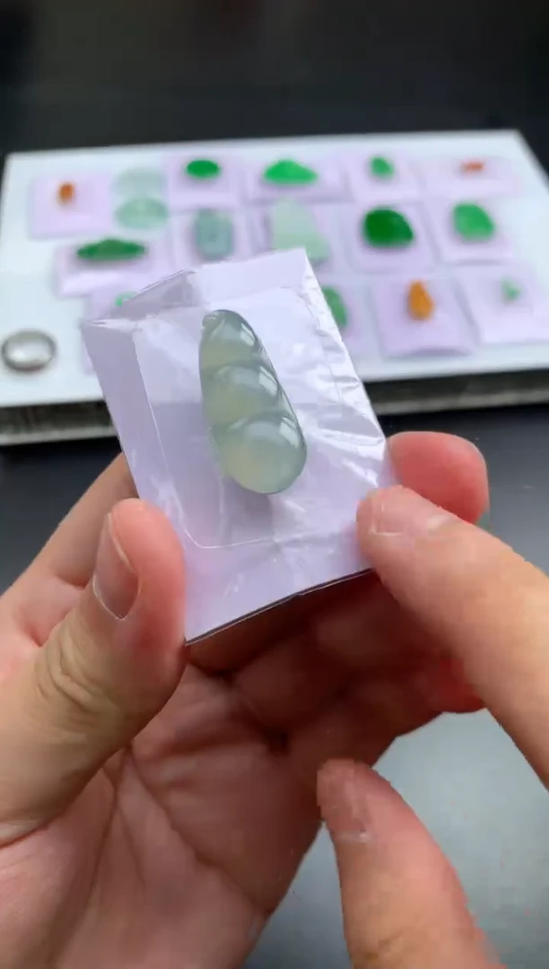 定制翡翠未镶嵌翡翠