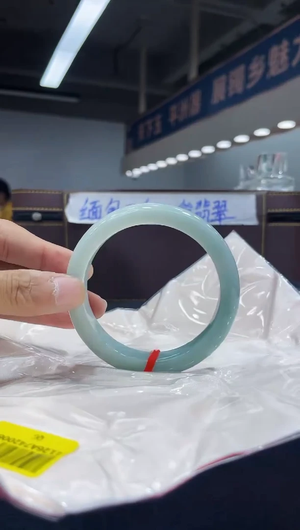 未镶嵌手镯翡翠35