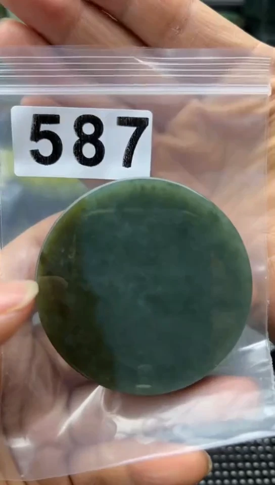 未镶嵌和田玉珠宝半成品镯芯