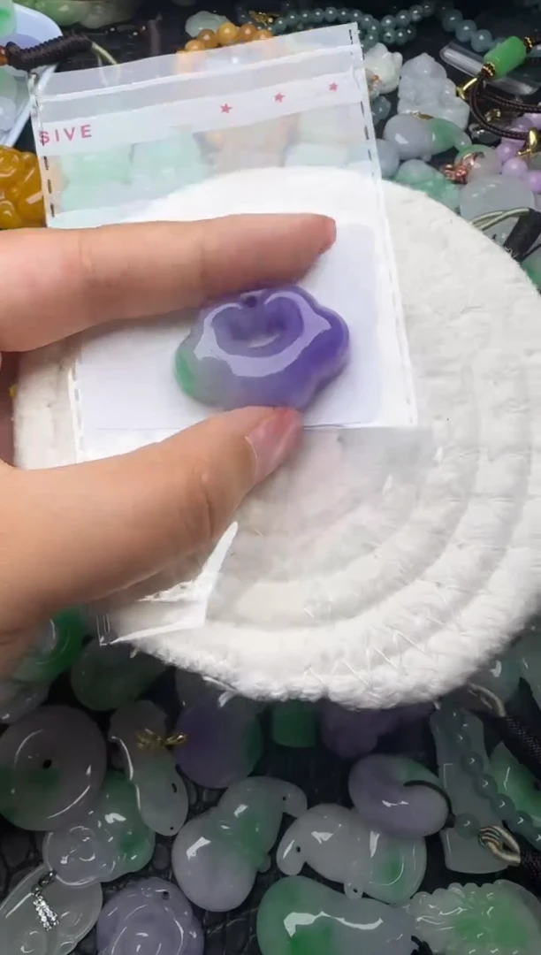 颈饰未镶嵌翡翠缅甸翡翠吊坠
