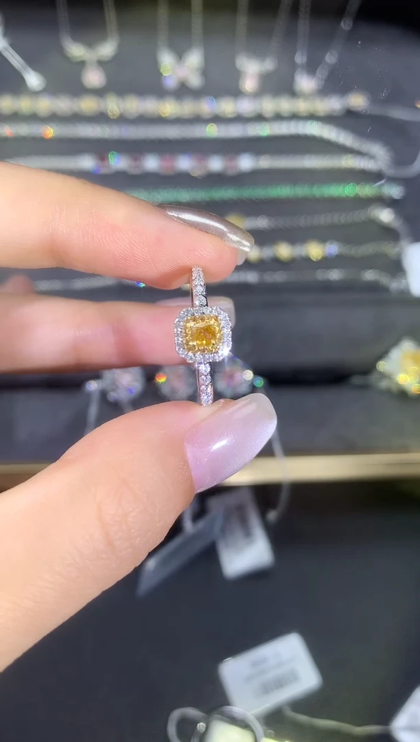 18K金镶嵌戒指/指环钻石蜜****?橙钻戒指