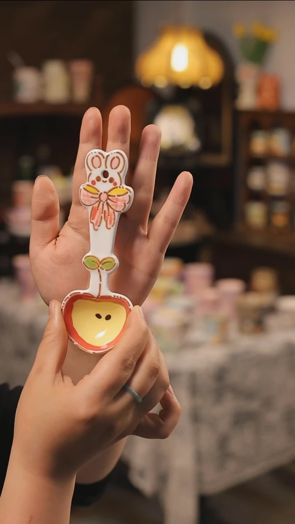 摆件景德镇釉下彩绘设计师款式陶瓷