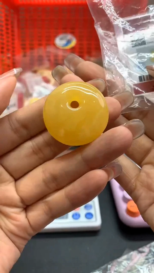 未镶嵌琥珀珠宝奇石1538