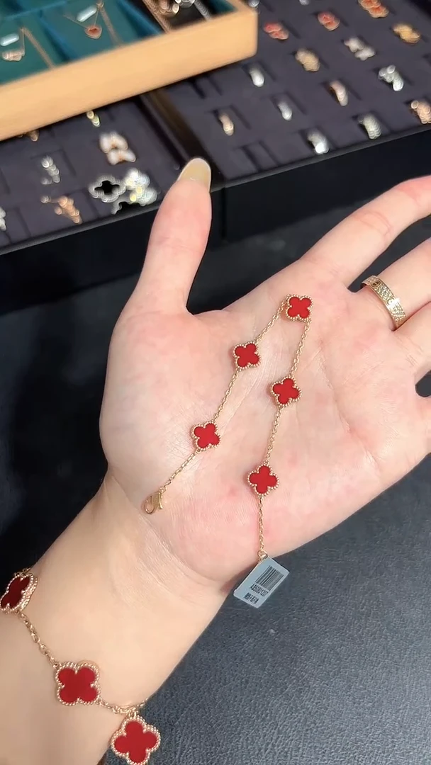 18K金镶嵌手链玛瑙/玉髓红色K黄小单花手链GHJ