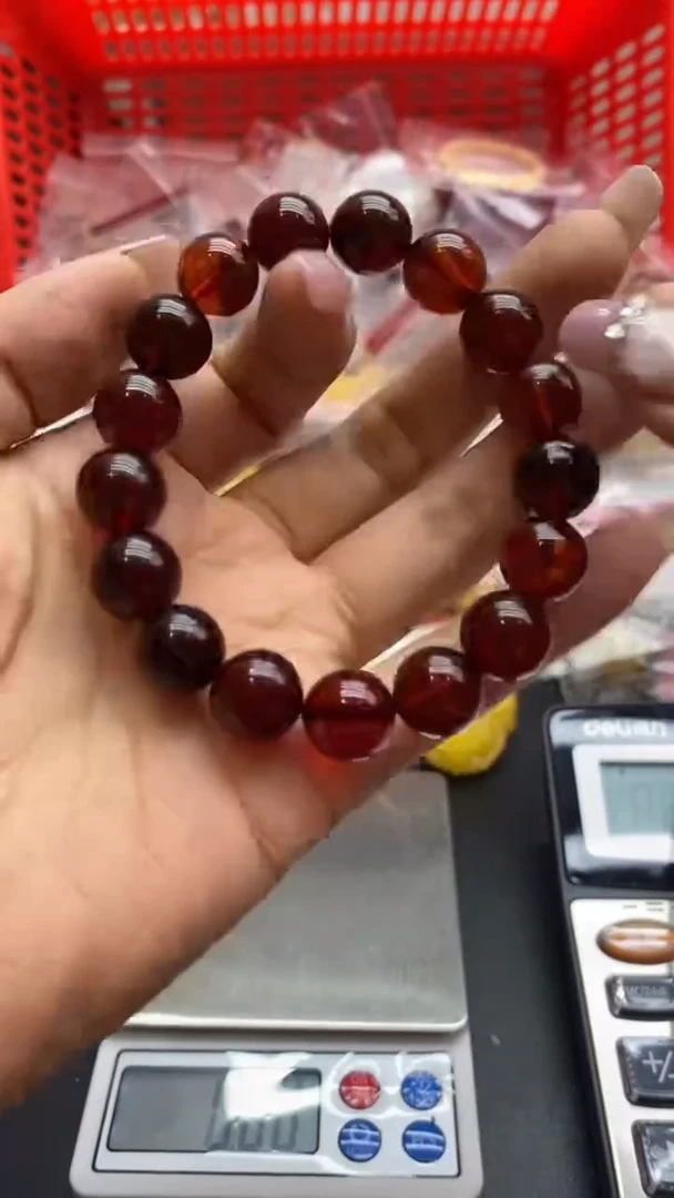琥珀未镶嵌珠宝奇石44