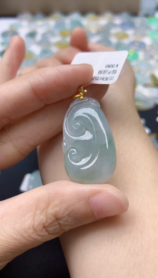 翡翠18K金镶嵌颈饰天然缅甸A货翡翠