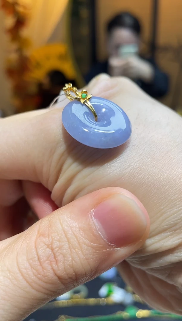 颈饰18K金镶嵌翡翠平安扣